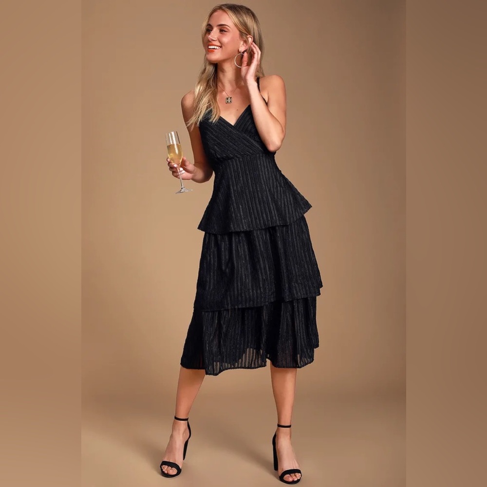Lulus Blaine Black Striped Tiered Midi Dress size M Lulu’s